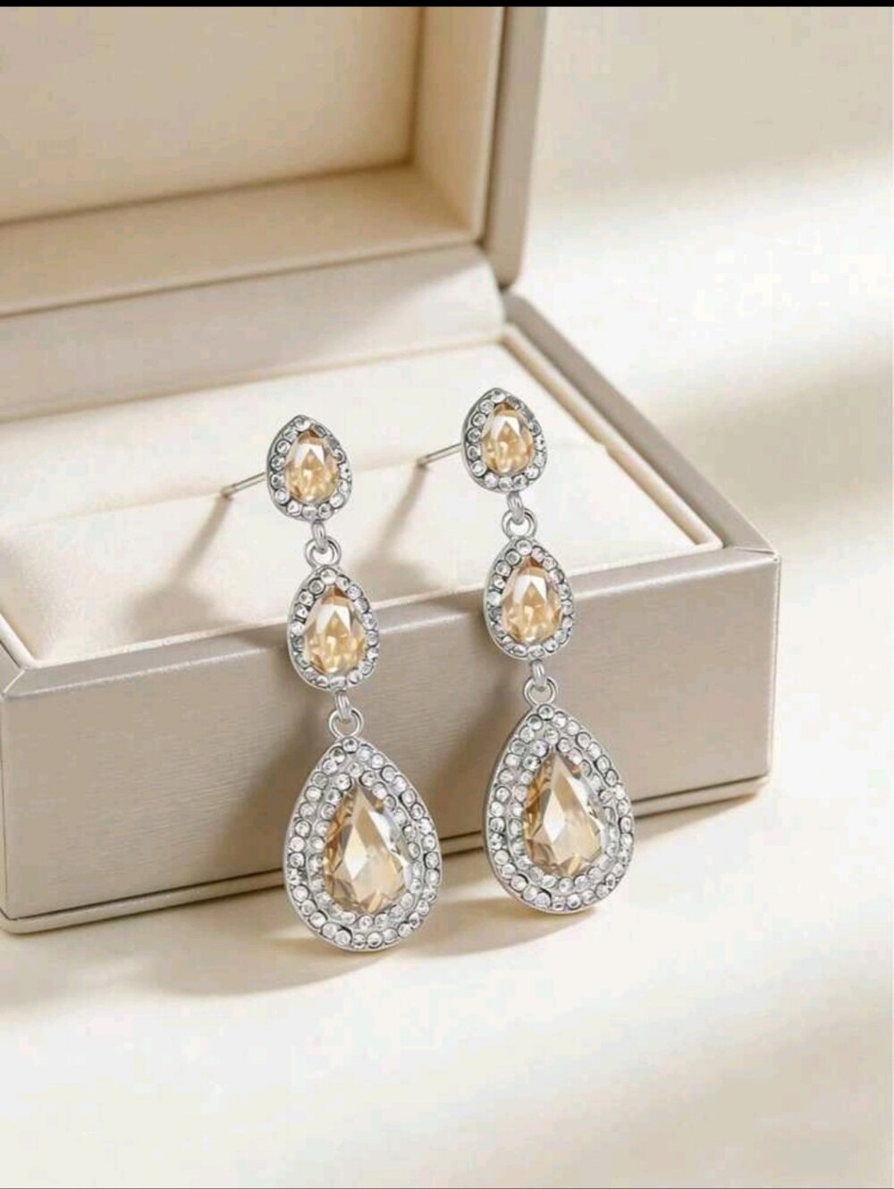 BRAND NEW ** Champagne Teardrop Drop Earrings